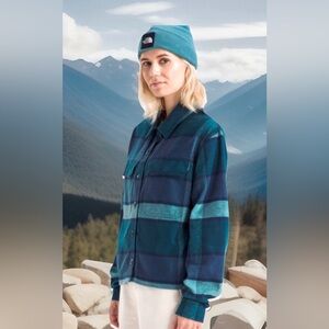 The North Face Womens Valley Flannel Shirt Size Large Plaid Algae Blue Marc